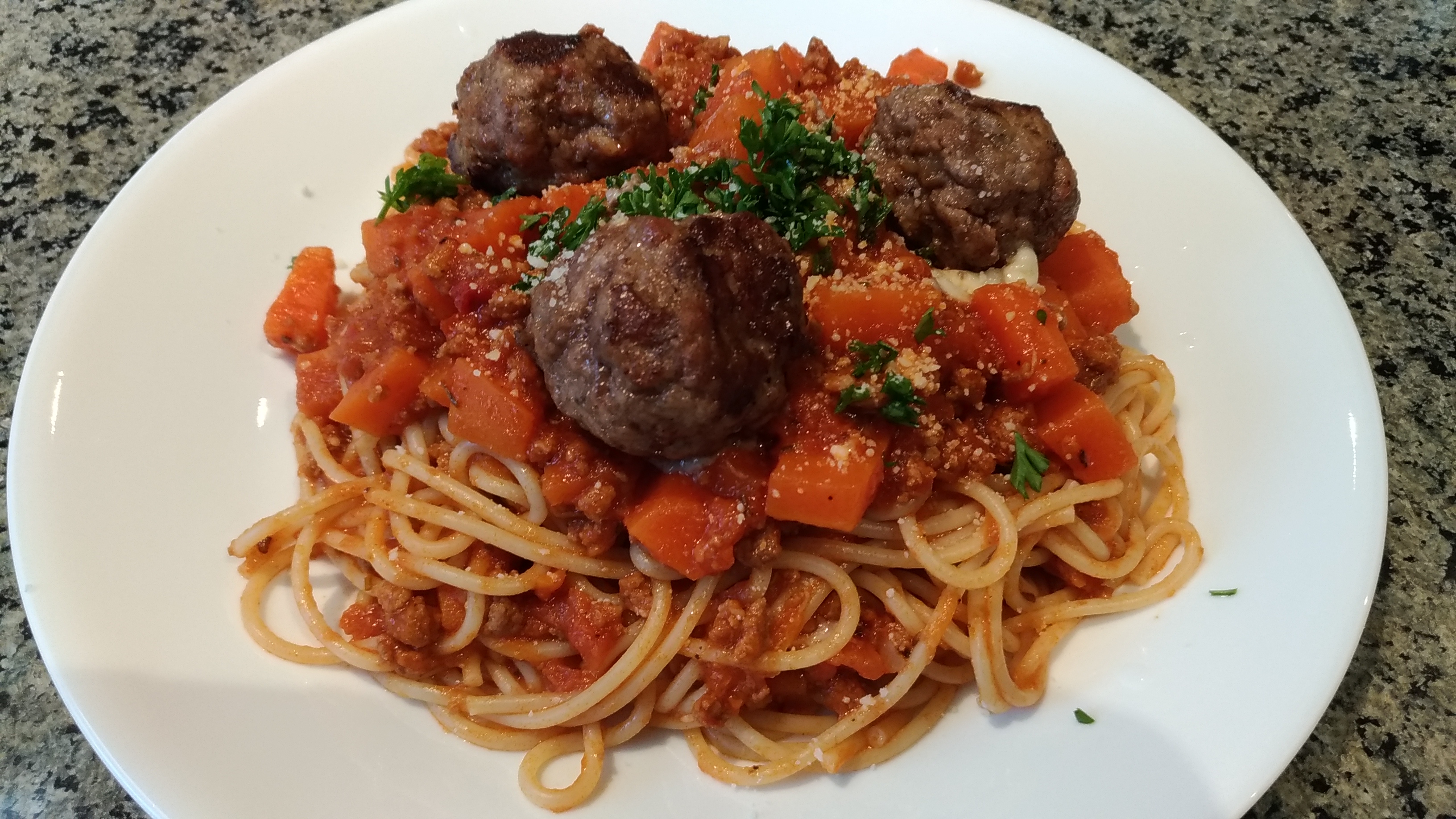 Spaghetti Bolognese with Cheese-filled Meatballs